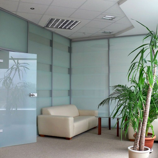 Офисные перегородки: переговорные, кабинеты, столовые и другие помещения на любой вкус