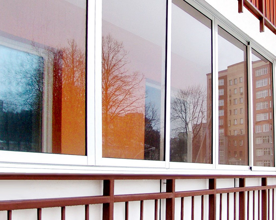 Остекление балкона или лоджии окнами из алюминиевого профиля — красиво и недорого